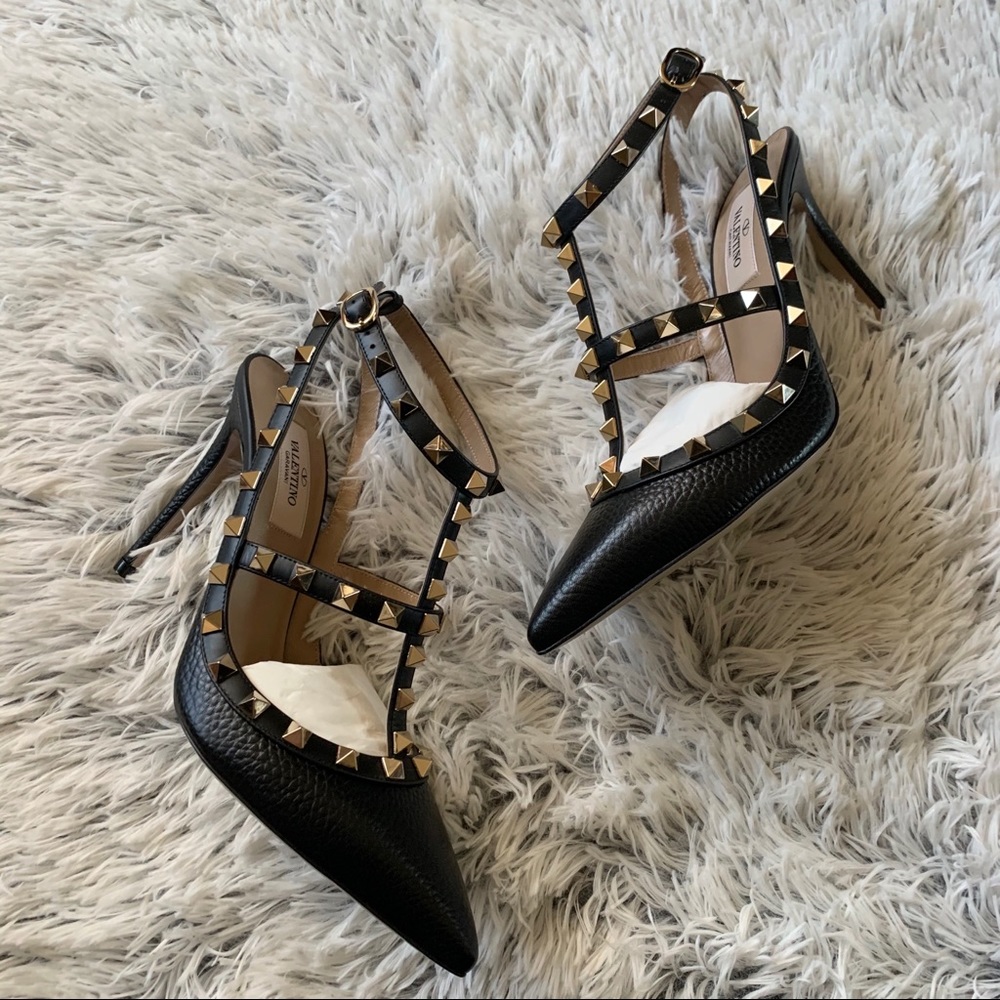 (NEW) - Valentino Rockstuds